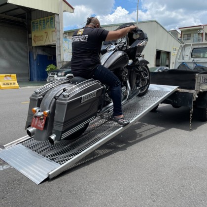 Folding Loading Ramps